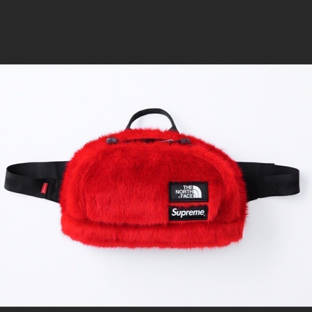 NWT Supreme North Face Fur Waist Bag Red Rare‎